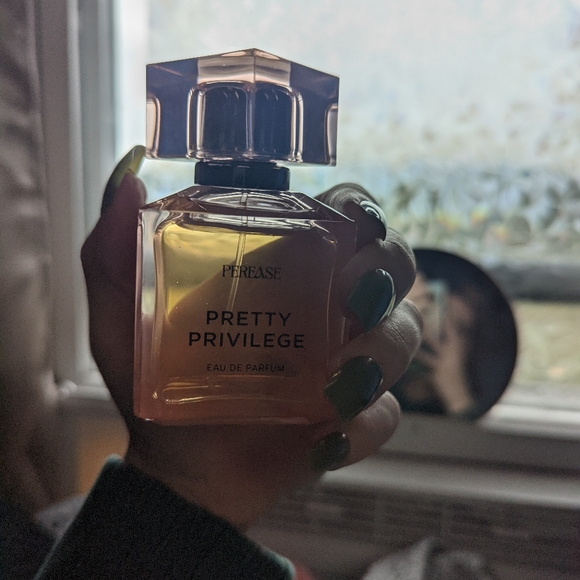 Pretty privilege - Picture 3 of 5